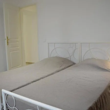 Maison Le Lavandou, 3 Pieces, 4 Personnes - Fr-1-251-291 Holiday home *