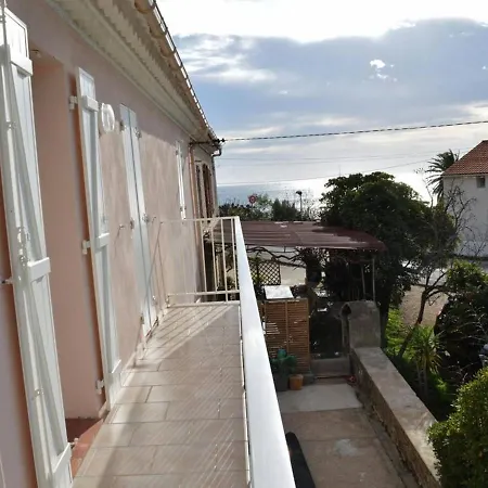 Maison Le Lavandou, 3 Pieces, 4 Personnes - Fr-1-251-291 Holiday home